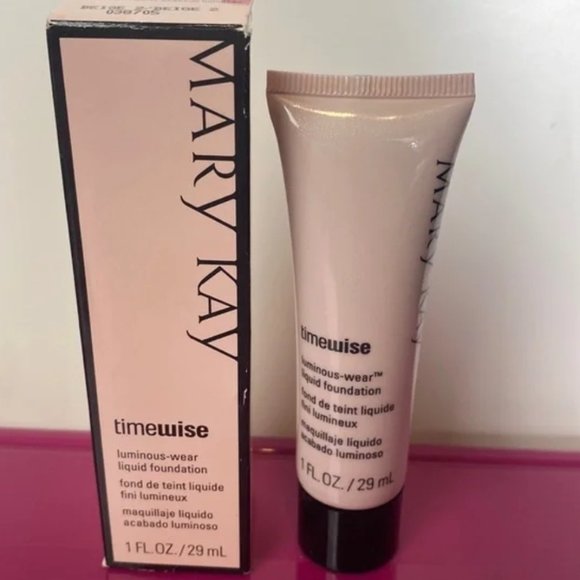 Mary Kay Beige 3 Luminous Wear 1oz NEW - Picture 2 of 5